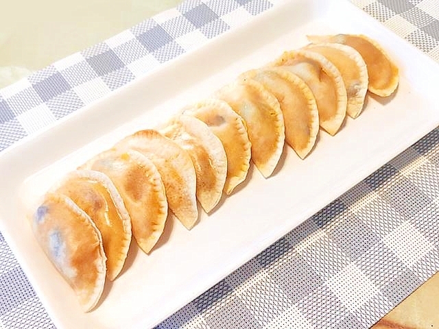 ハロウィンに！餃子の皮でかぼちゃのパリパリ★パイ♪