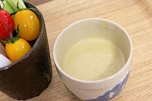 ニンニクたっぷりの和風バーニャカウダソース。