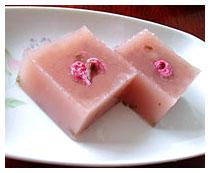 桜餡で春の装い…桜ようかん