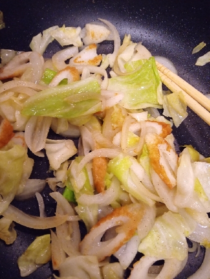 ＊お弁当おかず＊ちくわとキャベツの塩コショウ炒め