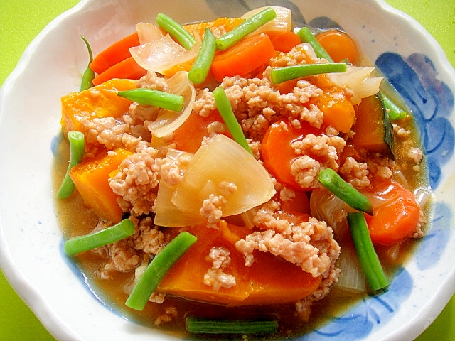 かぼちゃと人参の鶏そぼろ煮