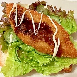 白身魚フライの　からしマヨトースト