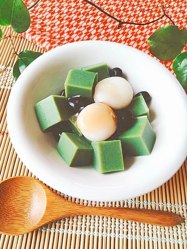 豆乳入り青汁の寒天～黒豆・米粉の白玉