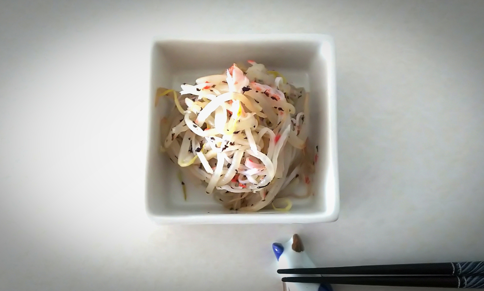 油なしのあっさりおかず❀カニカマもやしのゆかり和え