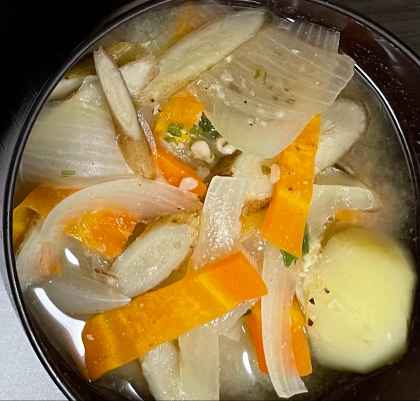 沢山お野菜がとれる！具だくさんの味噌汁♪