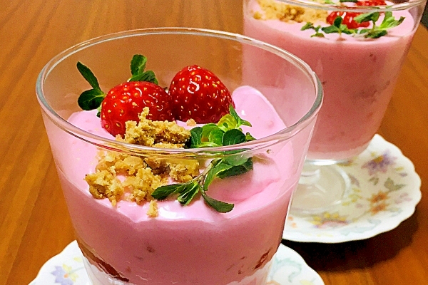 ストロベリーフール（ストロベリーアンドクリーム）