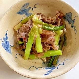牛肉とアスパラガスとねぎとにんにくの芽の炒め物